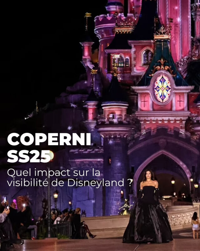 👠 Coperni x Disneyland Paris  Le choix du lieu du dernier défilé de @coperni a fait le buzz.  Mais qu’en est-il de l’impact de l’évènement sur @disneylandparis ?  Bien que l’évènement ait suscité un pic de visibilité pour la marque, le nombre de posts demeure relativement stable.  L’enjeu se situe ailleurs pour Disneyland... Découvrez notre analyse 👀  #disneyland #coperni #fashionweek